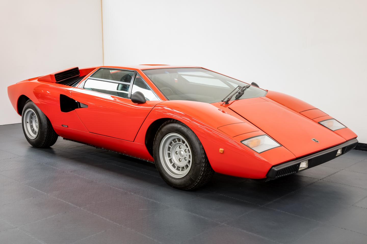 Lamborghini Countach lp400